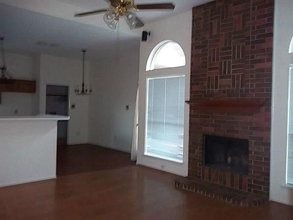 4th image of 2325 Homestead Dr