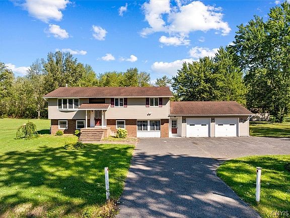 2nd image of 8942 Ash Ln