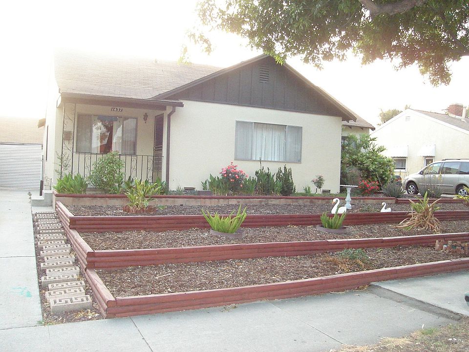 1st image of 1437 N Buena Vista St