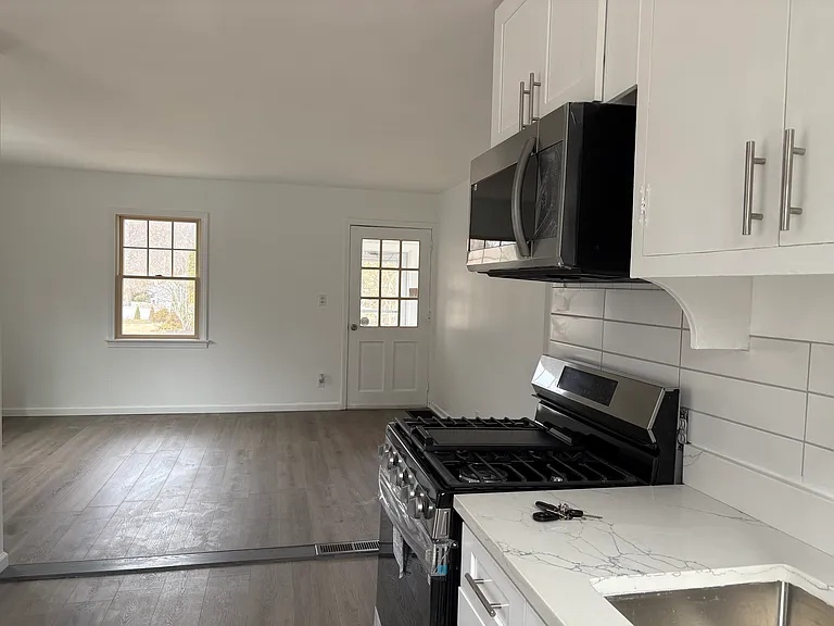12 Barbara Ln — Photo 11