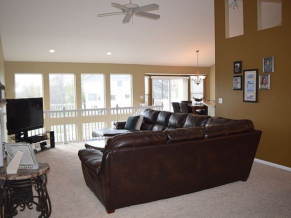 3rd image of 6043 Cardinal Creek Dr