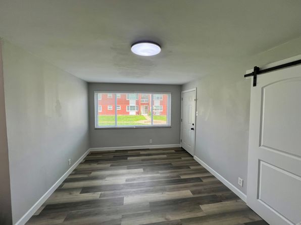 7853 Big Bend Blvd APT 2, Saint Louis, MO 63119