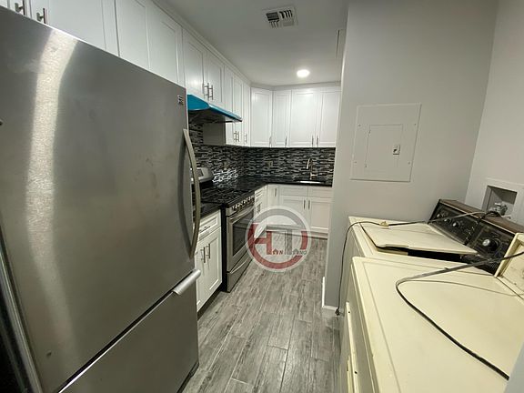 4th image of 547 Fox St #2