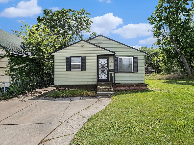 310 E Pierson Rd — Photo 1