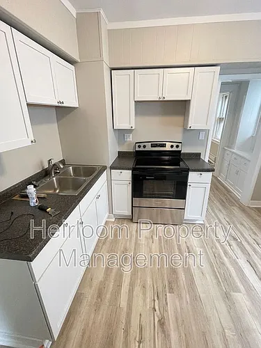 611 E 6th St #1 Photo 1