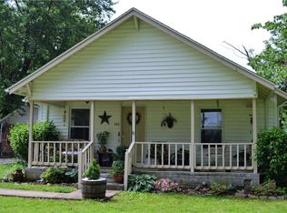 483 E Johnson Ave, Cave Springs, AR 72718