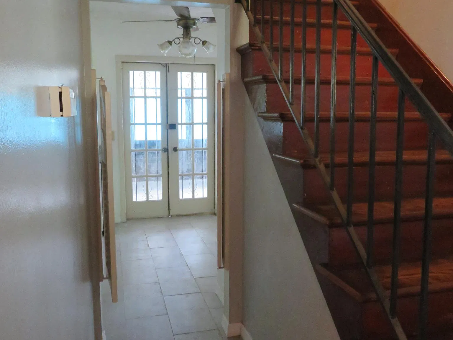 3 bed, 2.5 bath, 1900 sqft, $2,200 — Photo 4