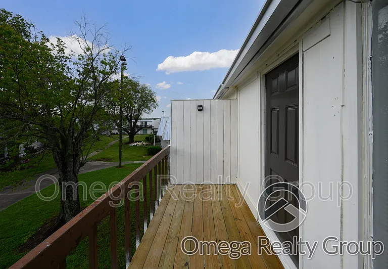 Camelot Apartments — Photo 45