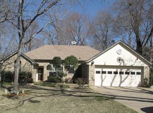 209 Texas Dr, Hideaway, TX 75771