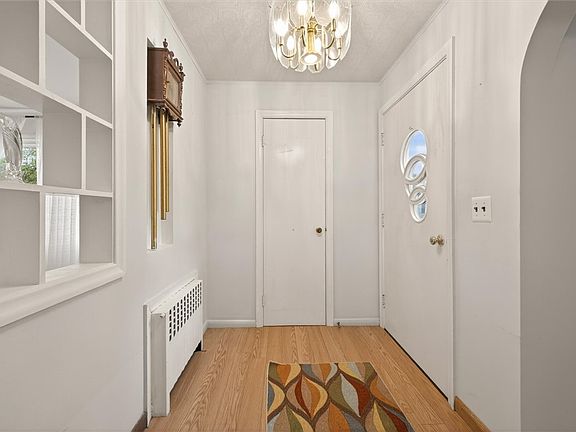 2nd image of 126 Wildmere Rd
