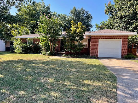 2nd image of 1214 Leslie Ln