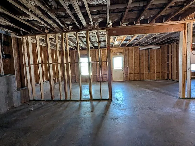 2034 Britt Dr — Photo 49