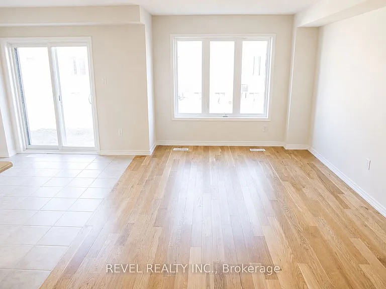 62 Munro Cir — Photo 9