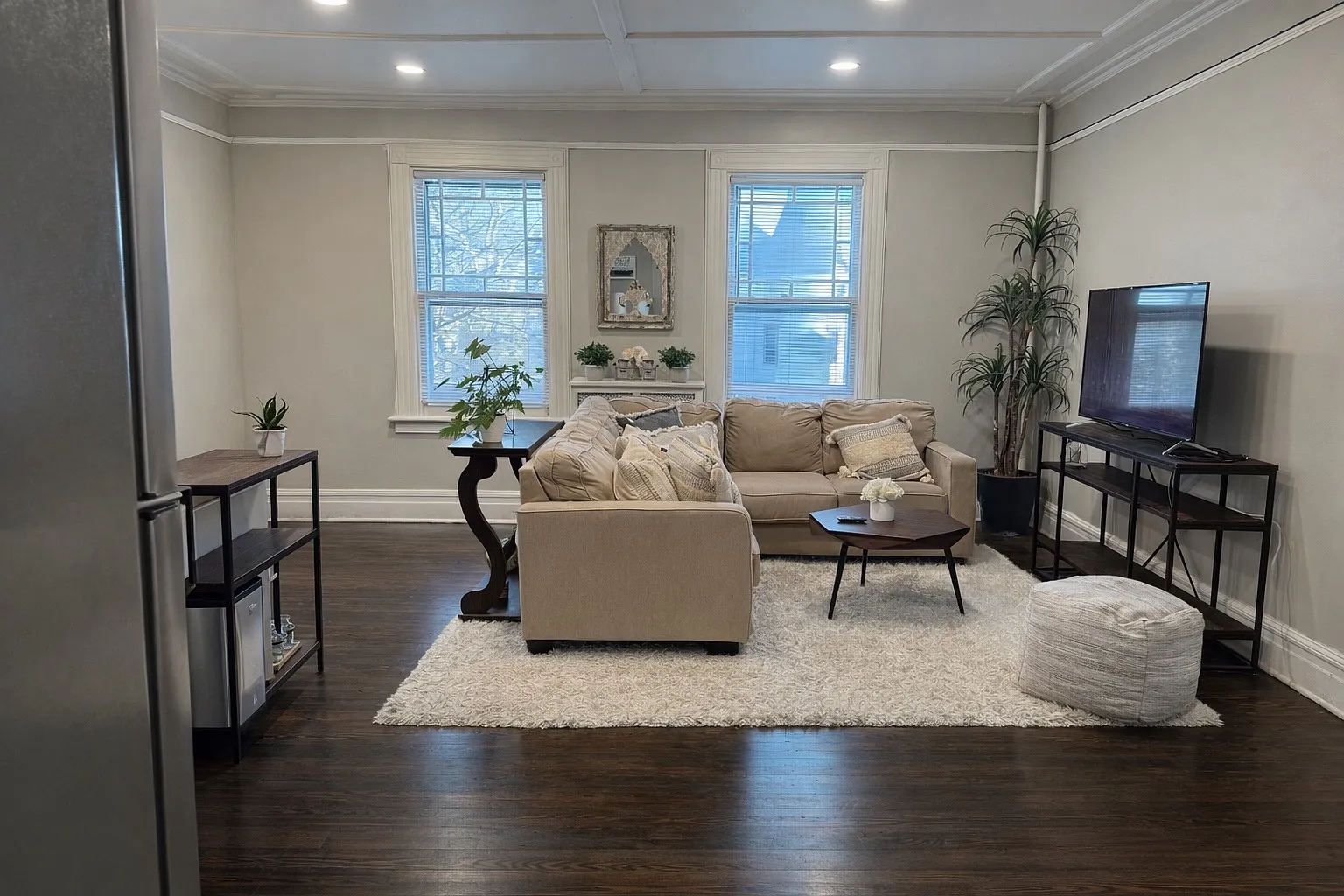 19 Euclid Ave — Photo 1
