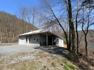 7172 Renovo Rd, North Bend, PA 17751