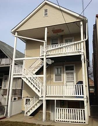 5th image of 2846 N Rockwell St #2