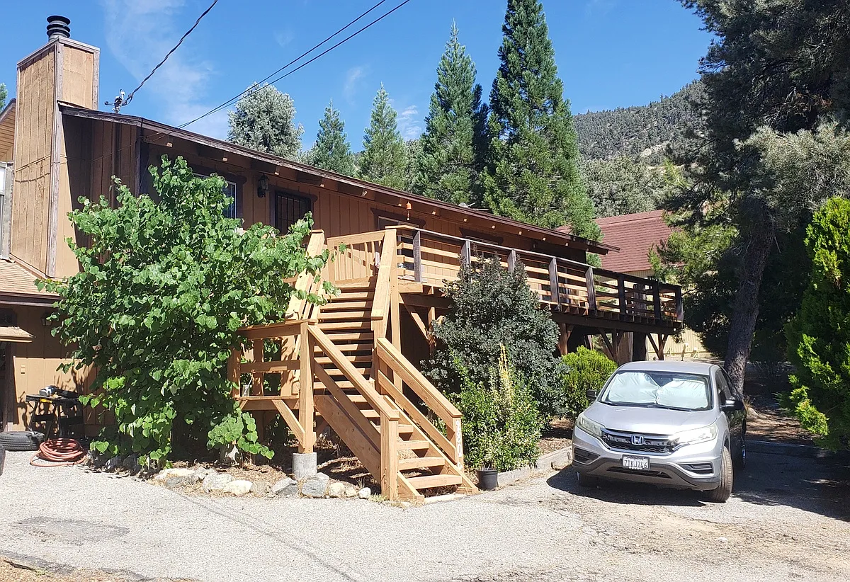 3 bed, 1.5 bath, 1516 sqft, $1,900 — Photo 1