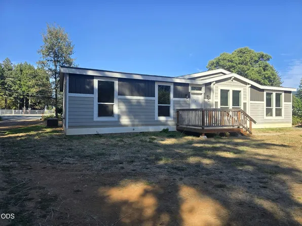 535 W River St, Cave Junction, OR 97523