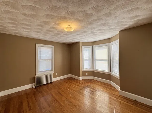 97 Flint St, Somerville, MA 02145