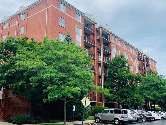 3rd image of 110 N Milwaukee Ave APT 602