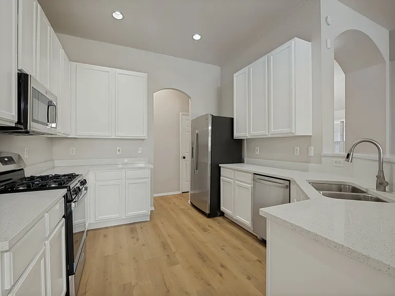 5051 Showdown Ln — Photo 10