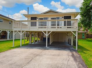 270 Seminole Dr, Kemah, TX 77565