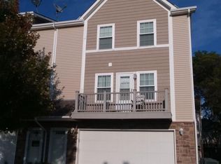 6011 N 167th Plz, Omaha, NE 68116