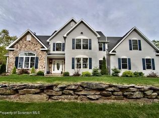 1008 Scenic Dr #L-30, Clarks Summit, PA 18411