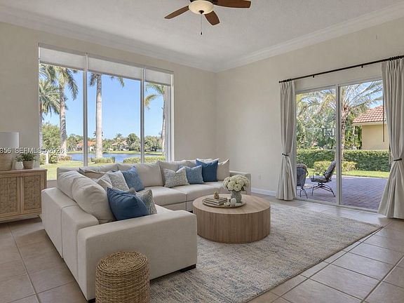 4th image of 819 SW Bromelia Ter