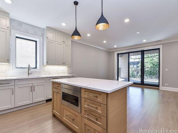 5th image of 2135 N Lakewood Ave #2