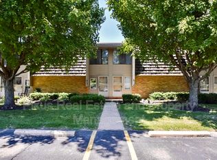 6121 Island Dr NW, Canton, OH 44718