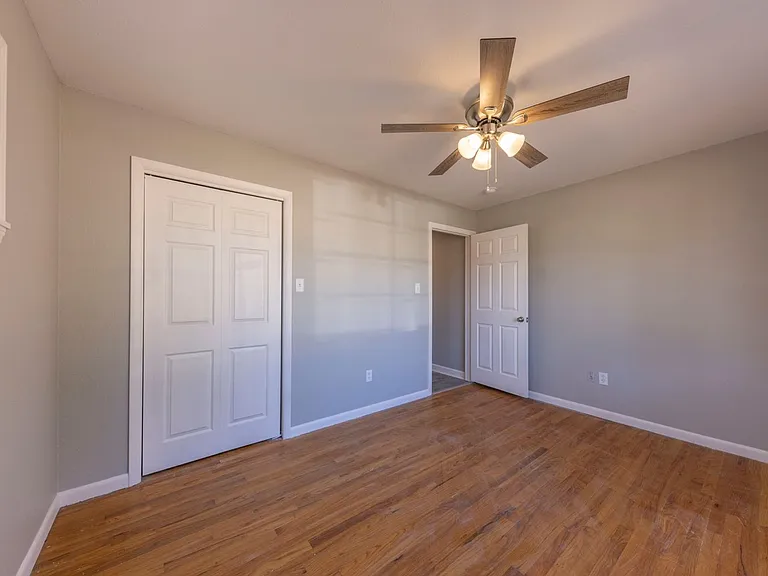 1809 W Center Ave — Photo 12