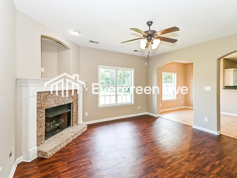 8734 Lezlarken Ln — Photo 3