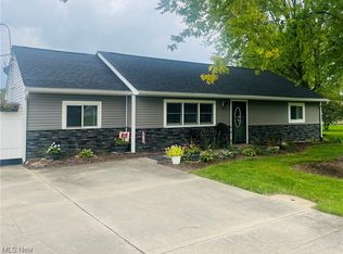 9493 Griffith Rd, Ravenna, OH 44266