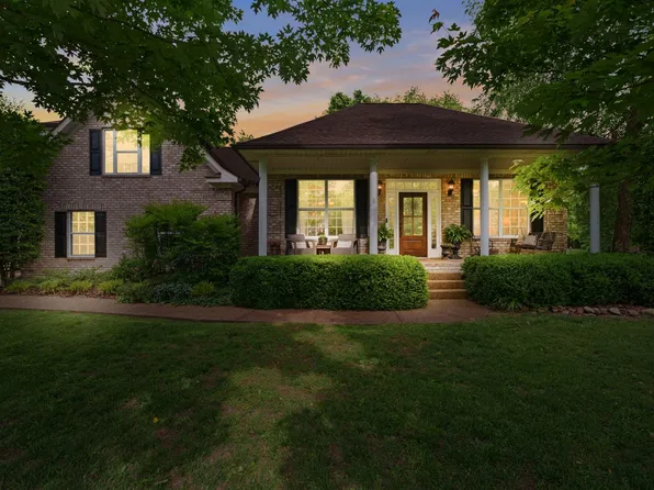 102 Lorelle Cir, Portland, TN 37148