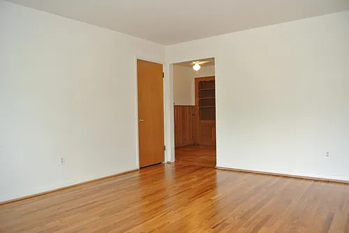 2927 Linwood Ave #1 Photo 1