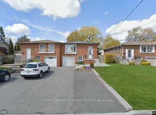 660A Chipmunk St, Pickering, ON L1W 2W1
