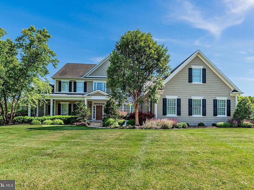 1st image of 2 Alexandria Ct