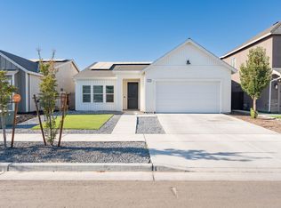 2608 W Heather Ln, Hanford, CA 93230
