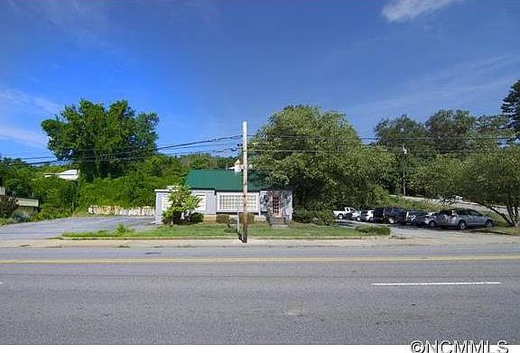2nd image of 754 Merrimon Ave