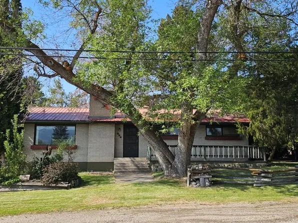 506 Courthouse Dr, Salmon, ID 83467
