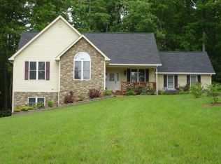 130 Edgewater Dr, Moneta, VA 24121