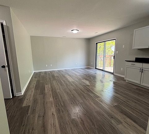 4th image of 5270 Mulberry Ave #B8