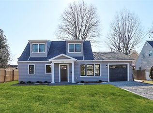 606 Dryden St, Westbury, NY 11590