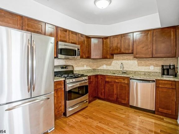 2nd image of 809 22nd St APT 1107