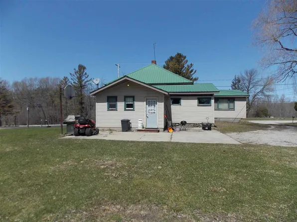 651 Lahaie Rd, Cheboygan, MI 49721