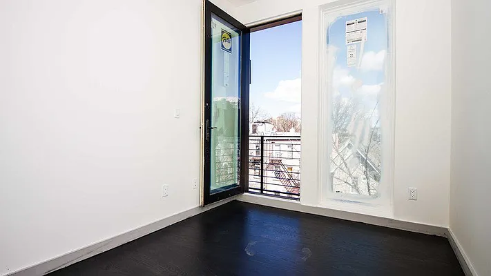 Rented by Nooklyn NYC LLC | media 4