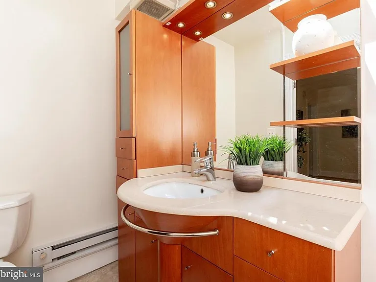 Bathroom off BR 3/4
