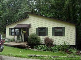 111 Craddock Dr, Spencer, WV 25276