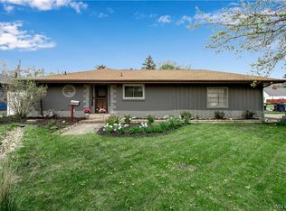 1477 Red Jacket Rd, Grand Island, NY 14072